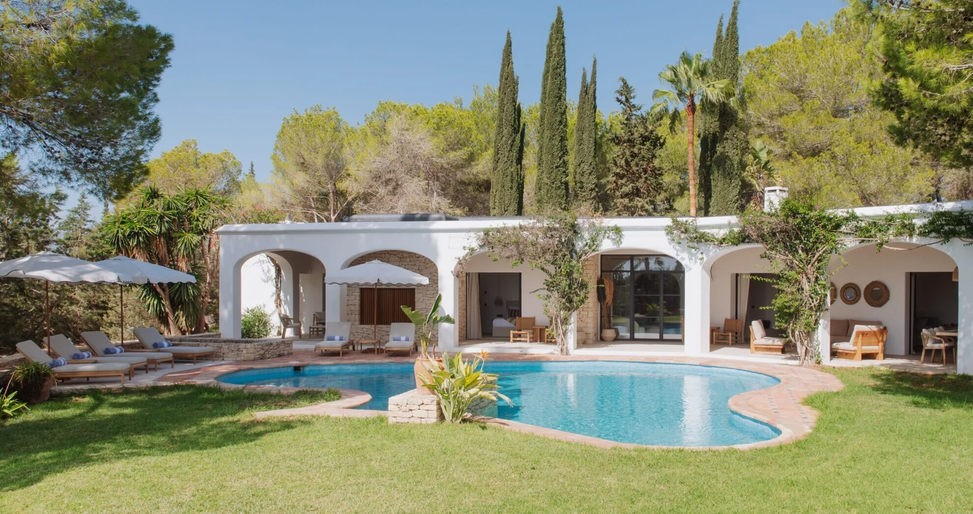 Beautifully stylish south coast villa with sea views